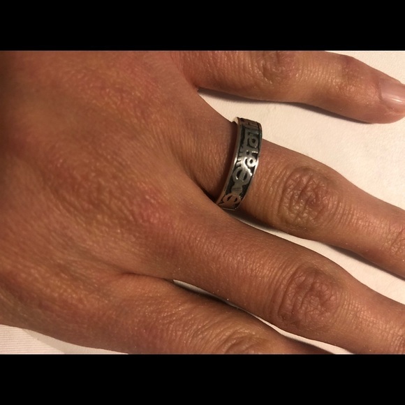 Vtg Sterling Silver Script Character Band Stamped 925 Sz 7.75 - Picture 7 of 7